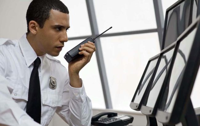 ¿Qué tengo que hacer para trabajar de vigilante de seguridad?