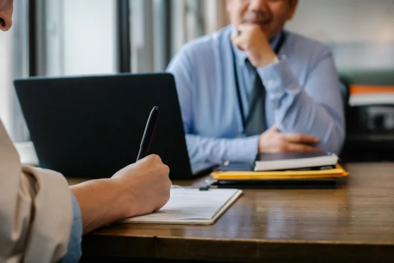 Mejores cursos para trabajar en 2025 y tener salida laboral Ilabora